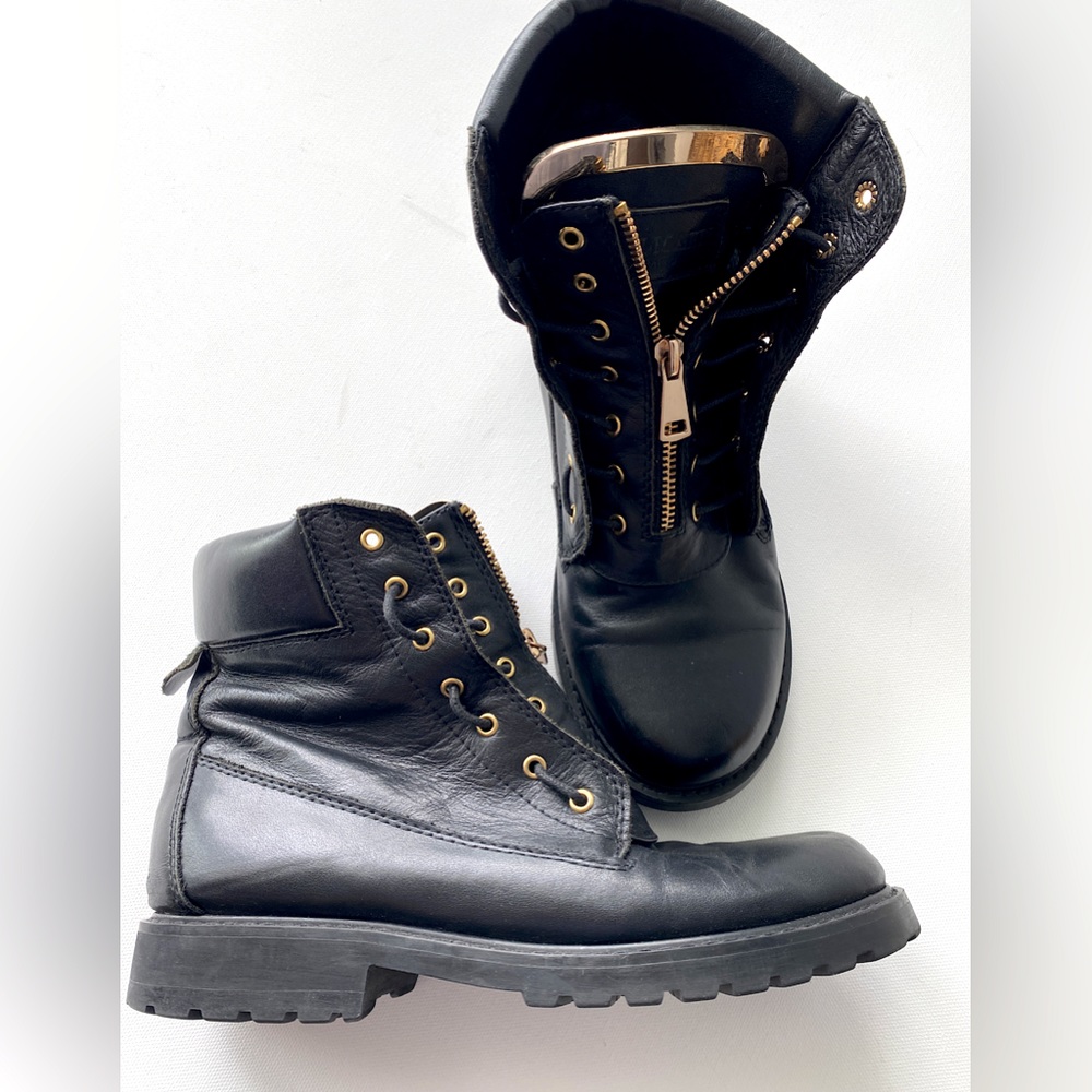 ❌SOLD❌ Balmain Leather Ankle Boots Size 39